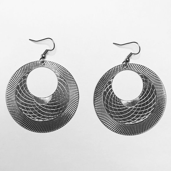 Machu Silver Dangle Earrings - Picture 3 of 4